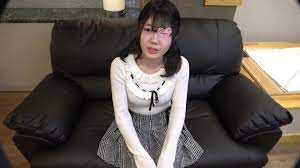 一个天真无邪的18岁女孩。