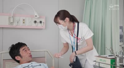 AKDL-319 颜面接吻 ～唾液まみれのキスに目覚めてしまった看护师～ 五十岚清华